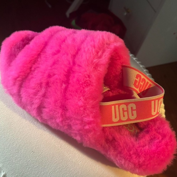UGG Vibrant Pink Fluffy Slides - Picture 1 of 2